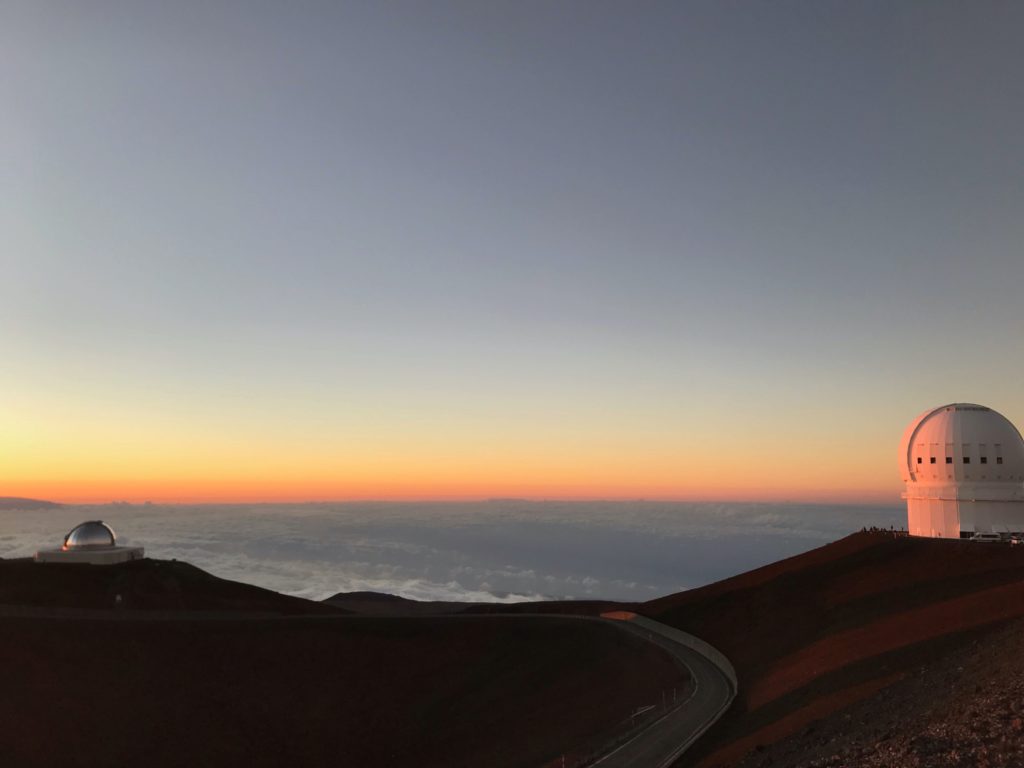 Vue téléscopes sommet Mauna Kea Hawaii
